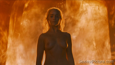 Emilia Clarke nude naked topless boobs big tits Game Of Thrones