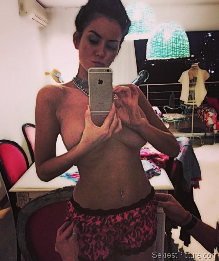 Karina Jelinek topless selfie leaked