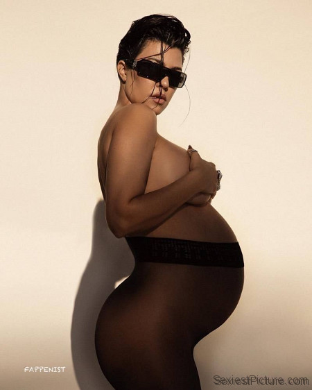 Kourtney Kardashian Topless Big Tits Pregnant