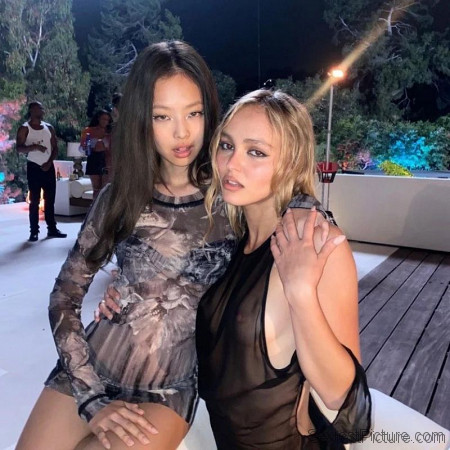 Lily Rose Depp and Jennie Tits