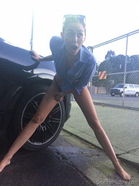 Miley Cyrus pissing in parking lot leaked