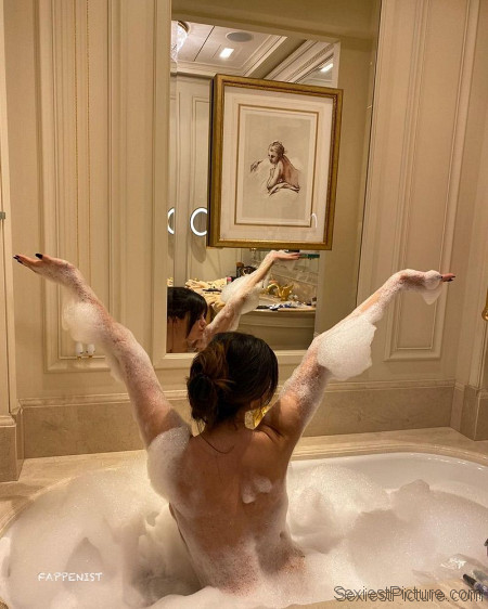 Selena Gomez Naked in the Bath