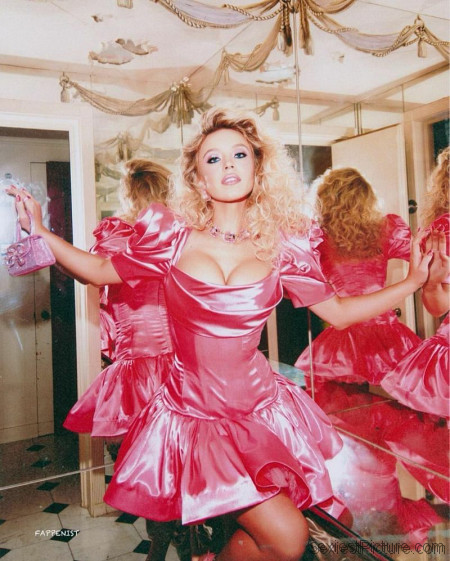 Sydney Sweeney Big Tits Prom Dress