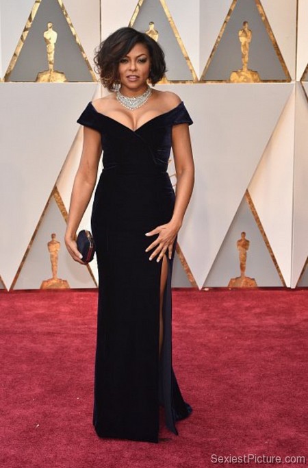 Taraji P Henson gorgeous dress Oscars red carpet cleavage
