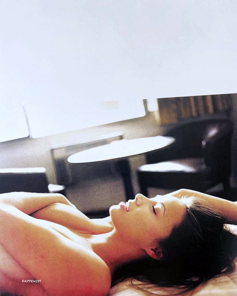 Moon Bloodgood Topless : Celebrity Leaks Scandals Sex Tapes Leaked Sextapes...