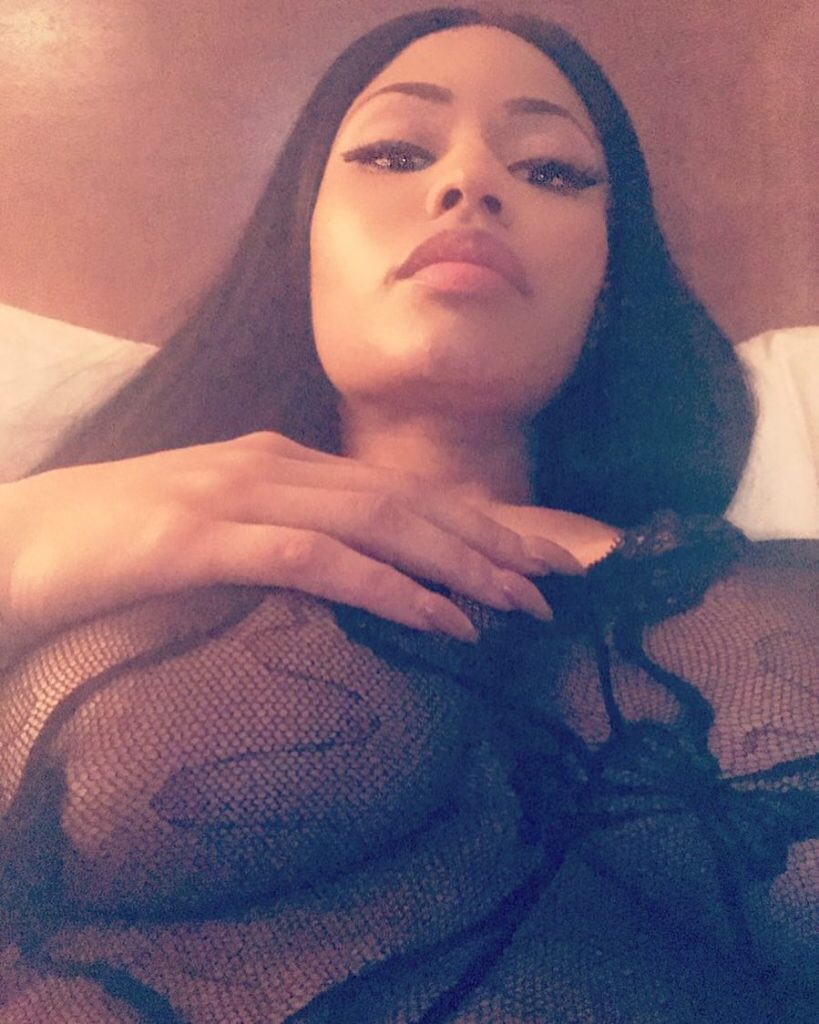 Nicki Minaj Boobs Selfie Celebrity Leaks Scandals Leaked Sextapes