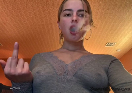 Addison Rae Nipples and Smoking