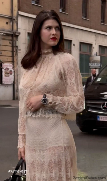 Alexandra Daddario Big Tits Nipples