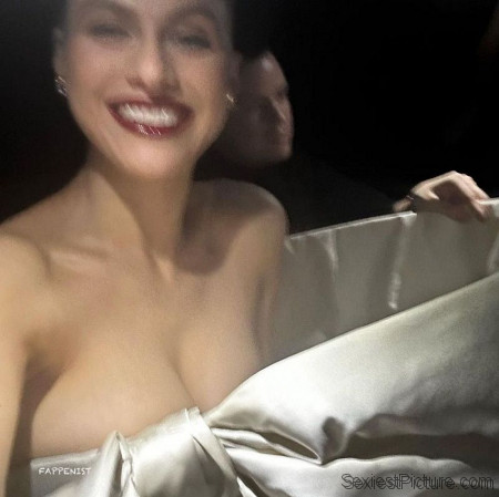 Alexandra Daddario Big Tits Oscars Dress