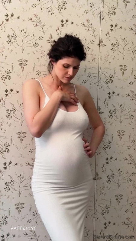 Alexandra Daddario Pregnant Big Tits Nipples Alexandra Daddario Pregnant Big Tits Nipples
