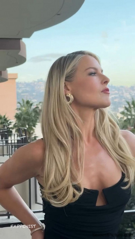 Ali Larter Tits