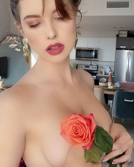 Amanda Cerny Nude