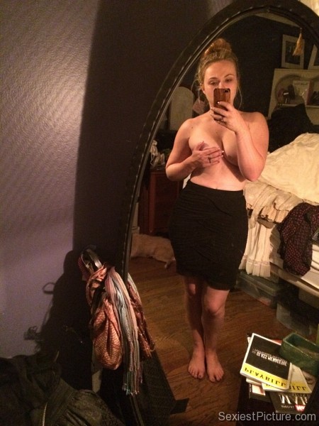 Amanda Fuller nude topless mirror selfie boobs big tits arm bra leaked