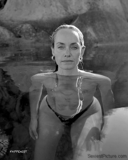 Amber Valletta Nude