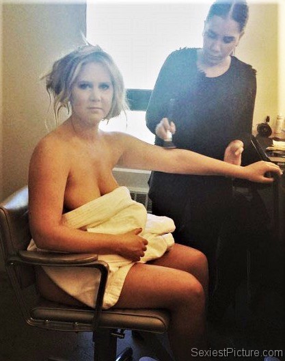Amy Schumer naked backstage pic leaked