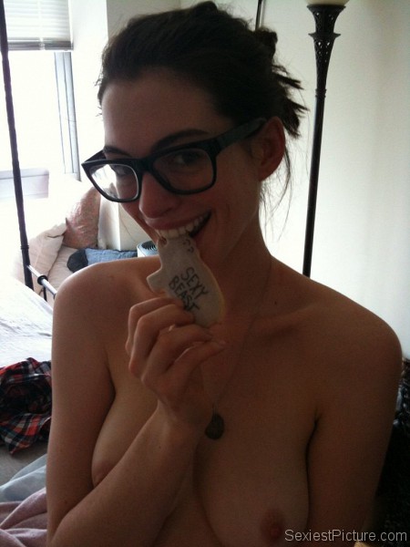 Anne Hathaway topless leaked