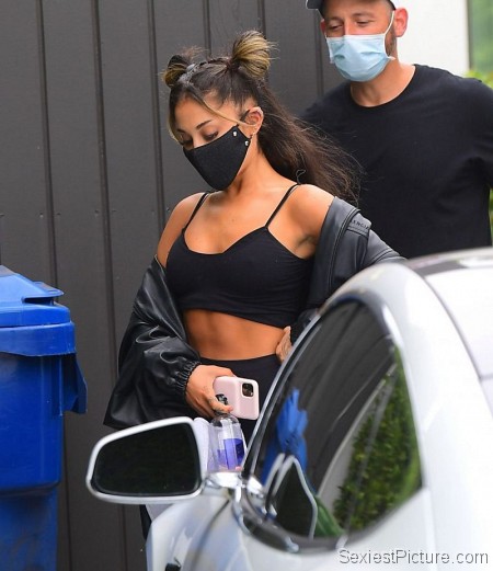 Ariana Grande Braless Tits Pokies