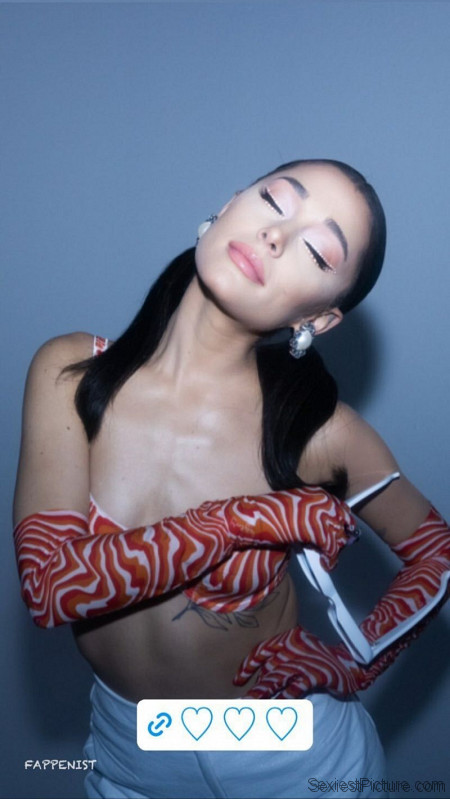 Ariana Grande Tits