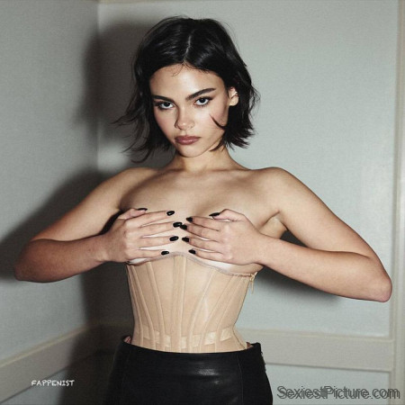 Ariana Greenblatt Topless Boobs