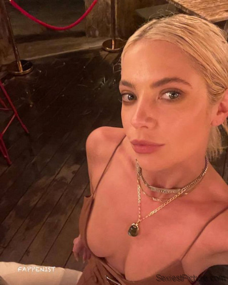 Ashley Benson Tits