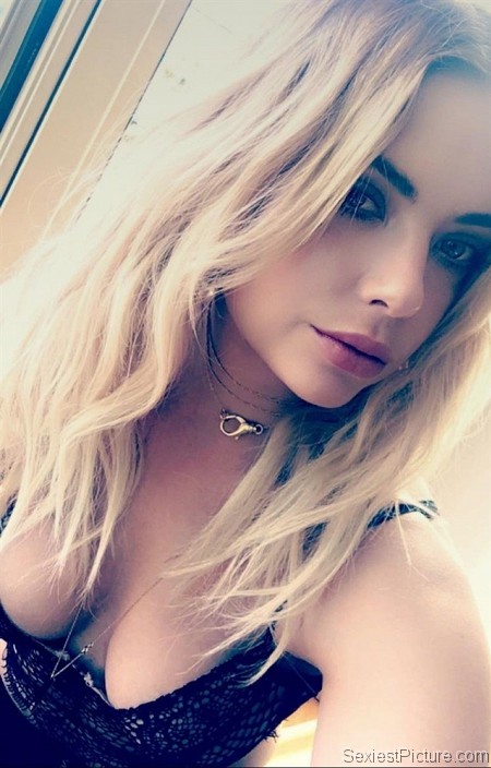 Ashley Benson boobs cleavage selfie