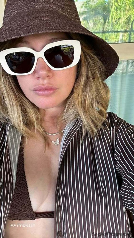 Ashley Tisdale Tits