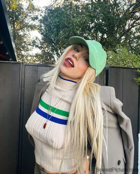 Ava Max Tits