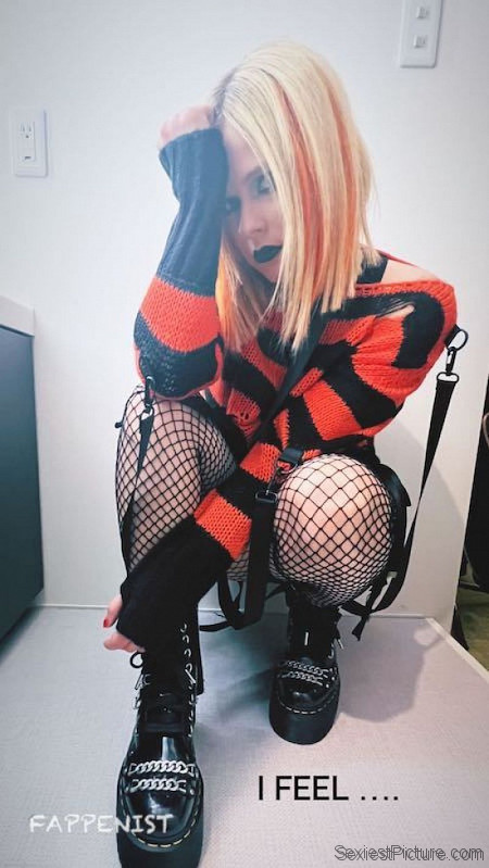 Avril Lavigne Sexy Fishnet Stockings