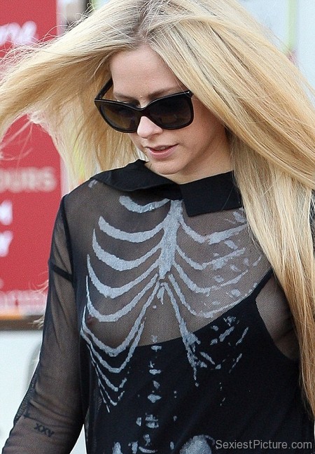 Avril Lavigne nipple nip slip halloween see through