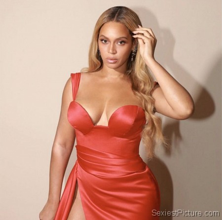 Beyonce Braless Boobs