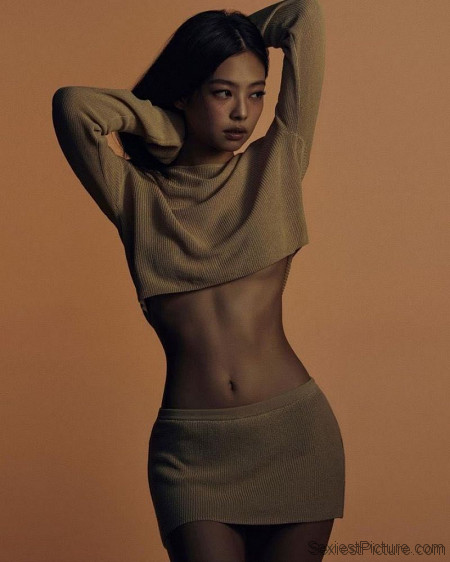 BlackPink Jennie Tits and Tight Model Body