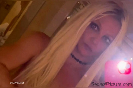 Britney Spears Nude In the Bath