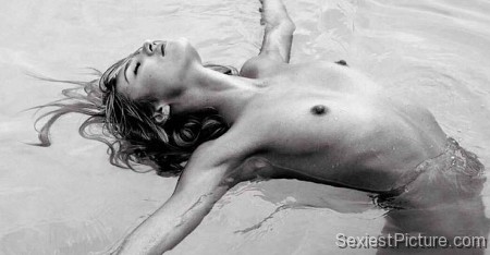 Candice Swanepoel nude swimming