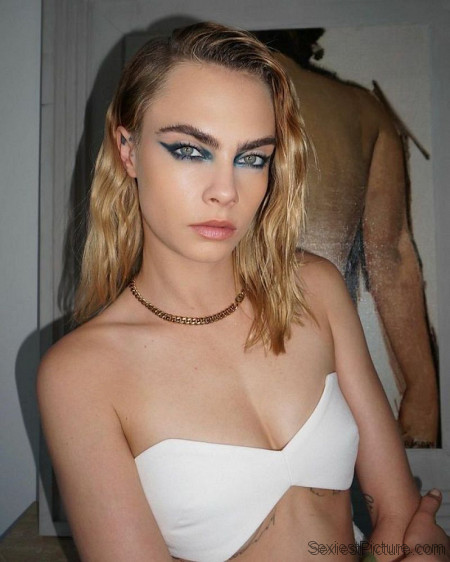 Cara Delevingne Tits