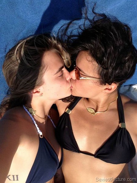 Cara Delevingne and Michelle Rodriguez kissing