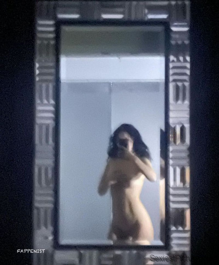 Charli XCX Nude