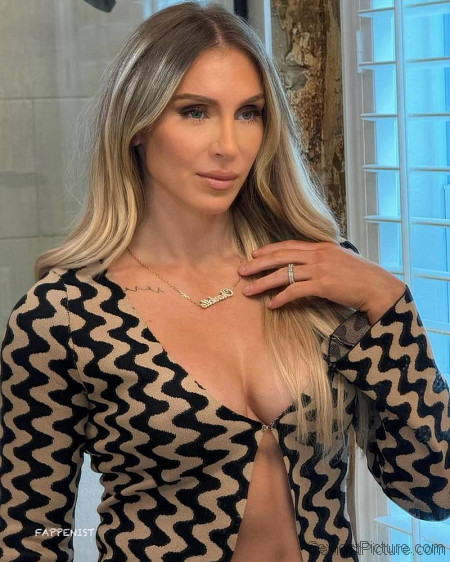 Charlotte Flair Tits