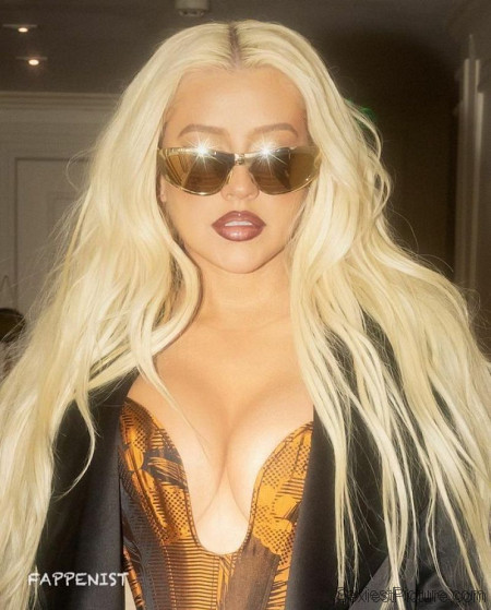 Christina Aguilera Tits