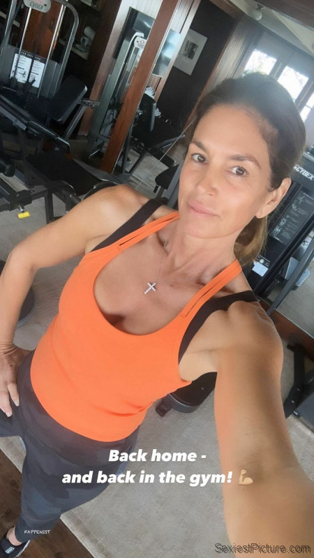 Cindy Crawford Big Tits in her Gym