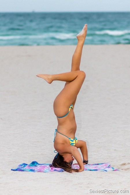 Claudia Romani Sexy Yoga