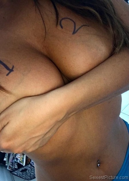 Claudia Romani topless boobs selfie leaked