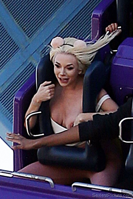 Courtney Stodden boobs flash roller coaster