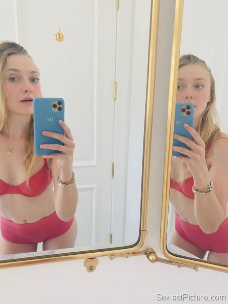 Dakota Fanning Sexy Bra and Panties