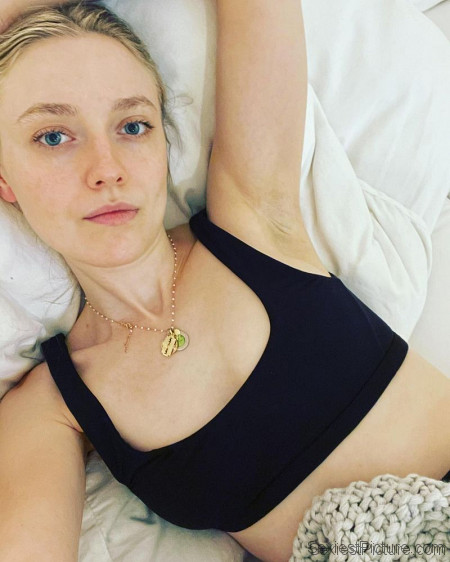 Dakota Fanning Sexy in Bed
