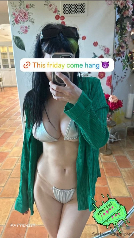 Dani Thorne Tits