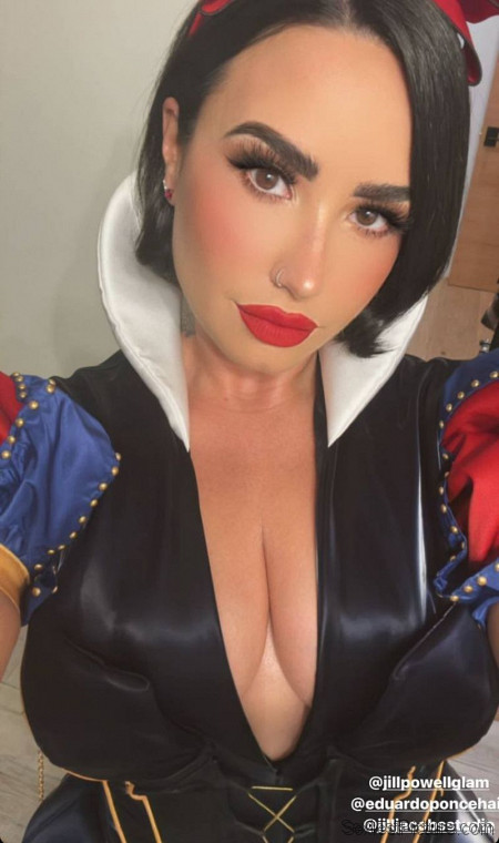 Demi Lovato Big Tits Halloween