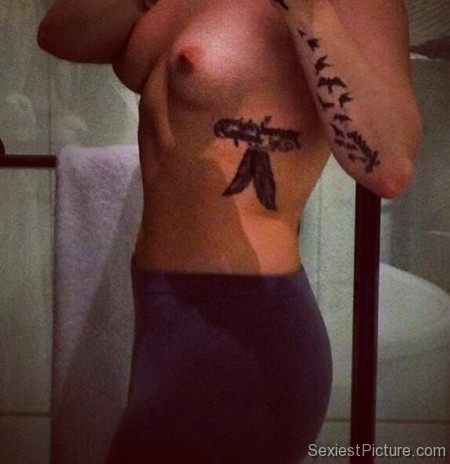 Demi Lovato nude topless boobs big tits selfie leaked