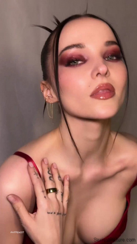 Dove Cameron Braless Big Tits