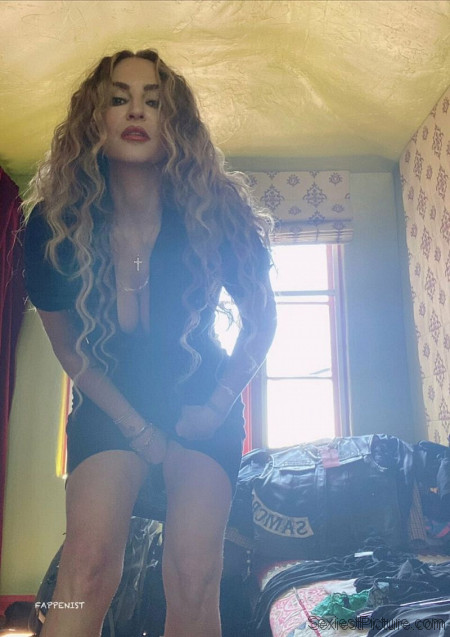 Drea de Matteo Big Tits and Hot Legs