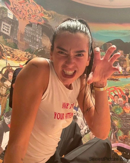 Dua Lipa Big Tits Nipples Pokies